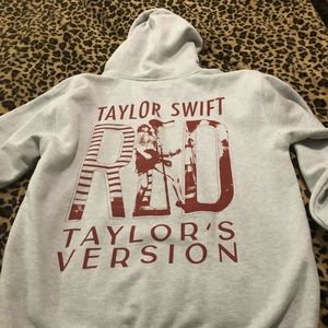 RED HOODIE TAYLORS VERSION
